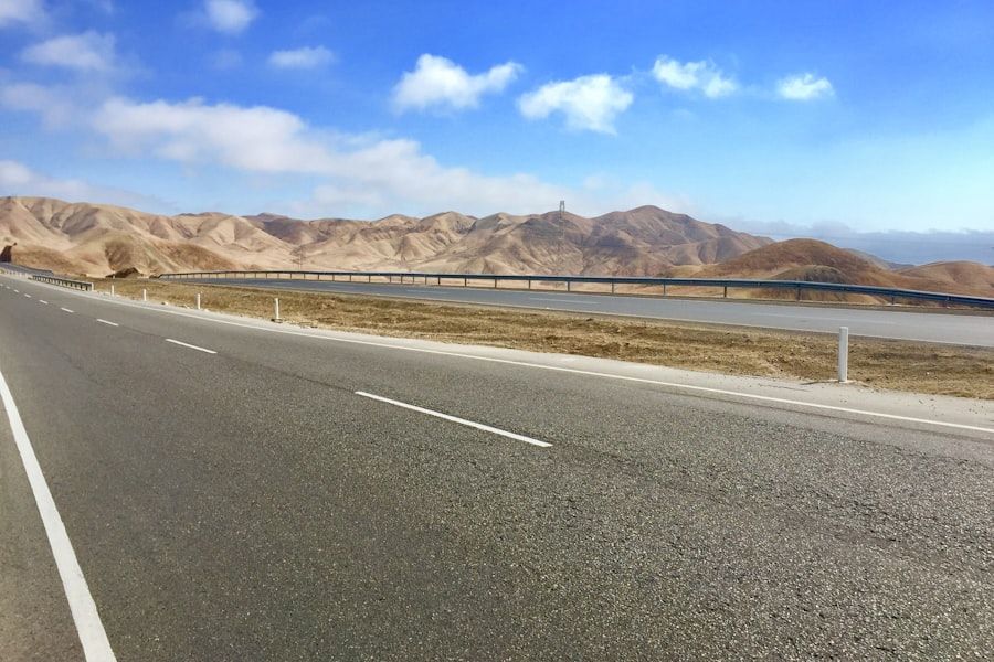 Carretera del desierto en la ruta entre Arica y Tacna